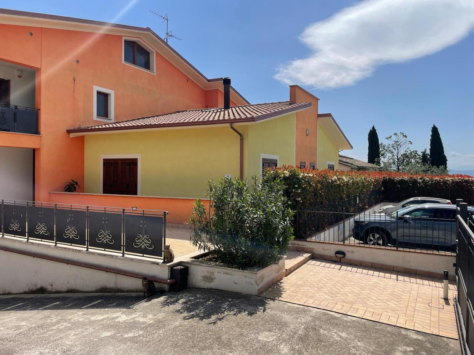 Casa Achille Hotell Spello Exteriör bild