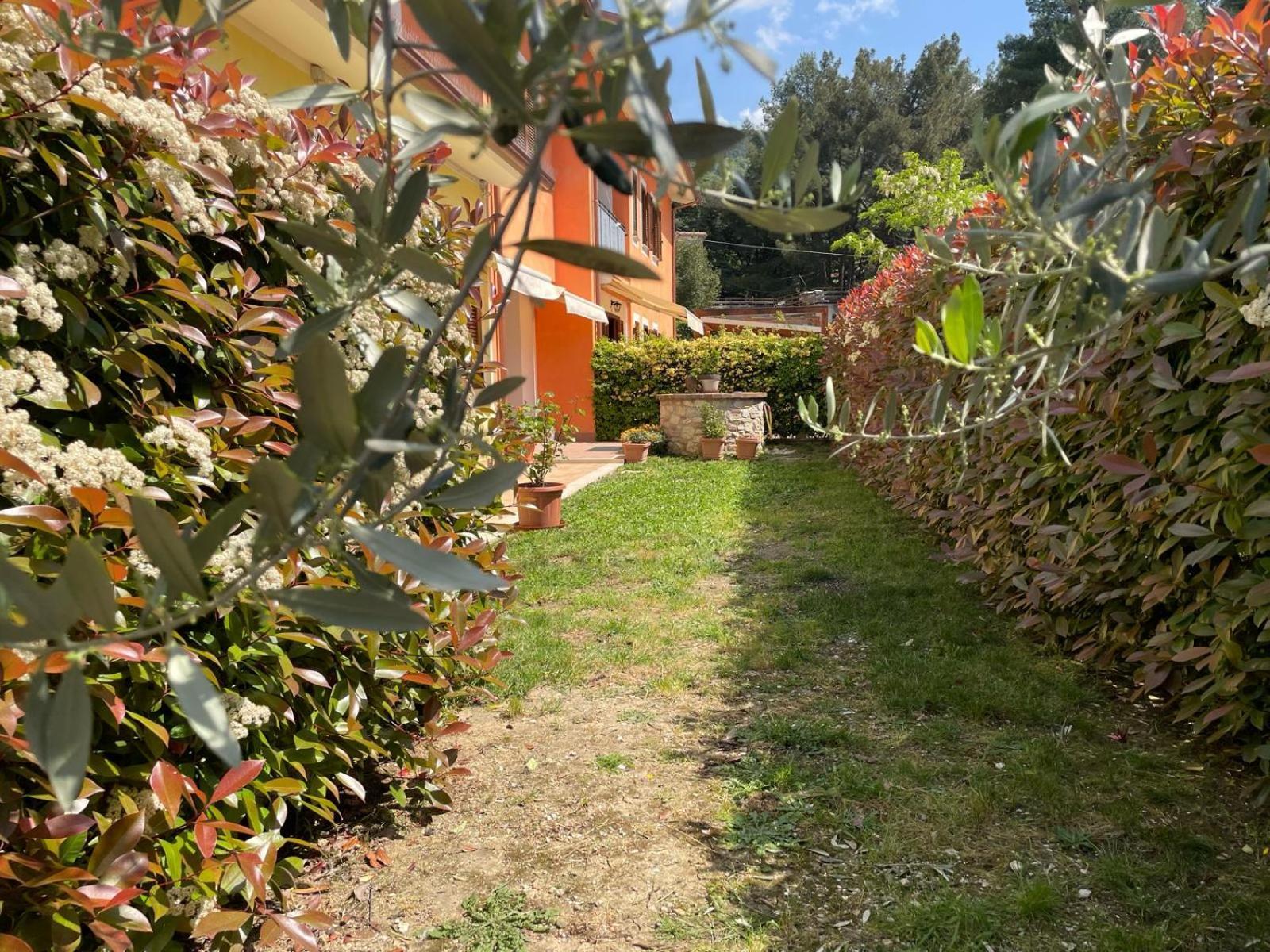 Casa Achille Hotell Spello Exteriör bild